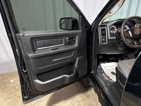 Used 2014 RAM 1500 Express w/ Black Ram 1500 Express Group AWD/4WD image 3