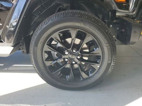 Used 2023 Jeep Gladiator Overland image 5