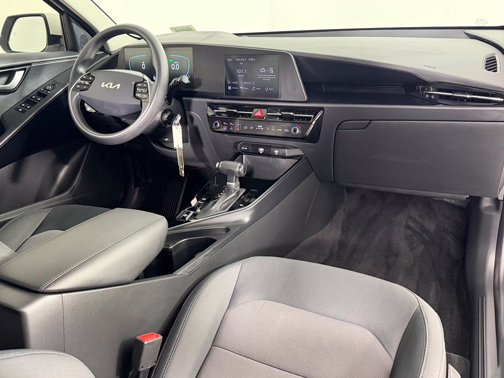 Used 2025 Kia Niro LX FWD image 14