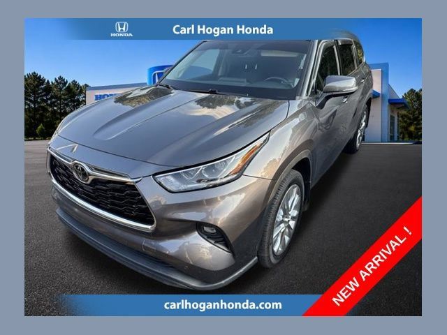 Used 2021 Toyota Highlander Limited FWD image 1