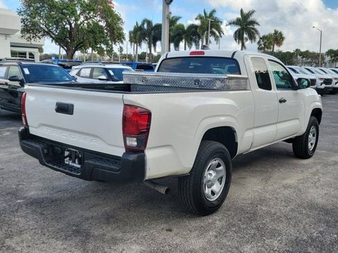 Used 2022 Toyota Tacoma SR image 7