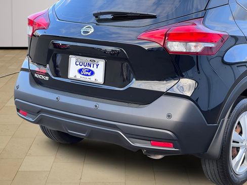 Used 2020 Nissan Kicks S image 36