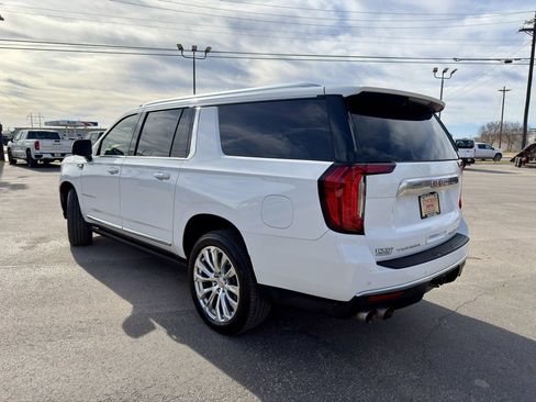 Used 2023 GMC Yukon XL Denali image 3
