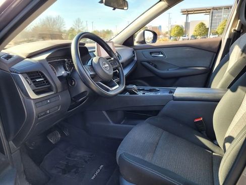 Used 2023 Nissan Rogue SV image 10