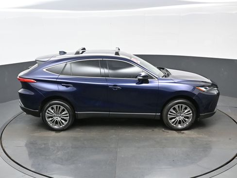 Used 2024 Toyota Venza XLE image 42