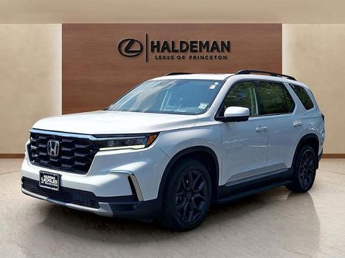 Used 2023 Honda Pilot Elite image 3