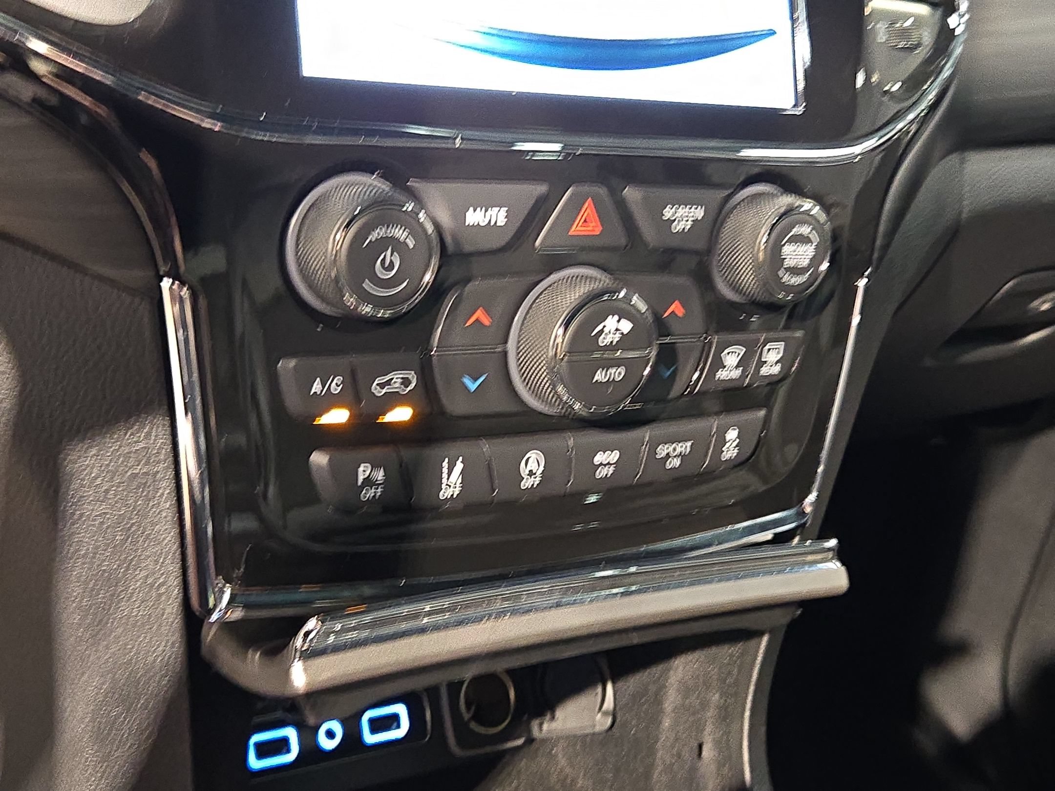 Used 2022 Jeep Grand Cherokee Laredo X AWD/4WD image 33