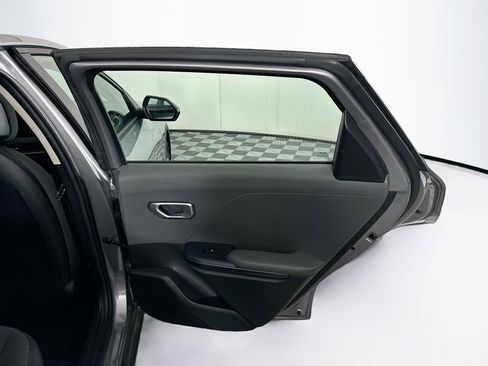 Used 2025 Kia K4 LXS image 27