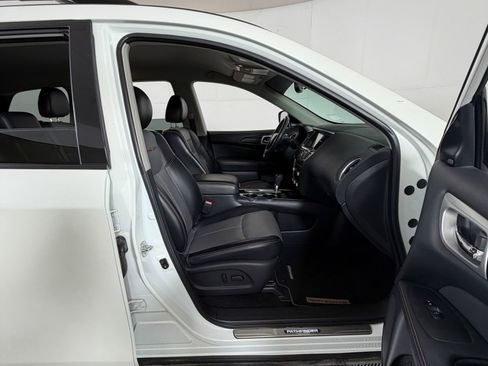 Used 2020 Nissan Pathfinder SL w/ Rock Creek Edition FWD image 5