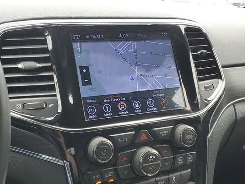 Used 2019 Jeep Grand Cherokee Limited AWD/4WD image 14