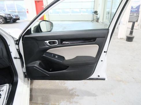 Used 2023 Honda Civic EX image 30