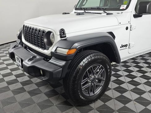 Used 2024 Jeep Wrangler Sport S image 10
