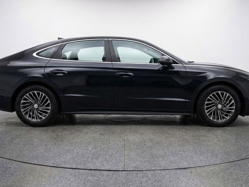 Used 2025 Hyundai Sonata SEL FWD image 11