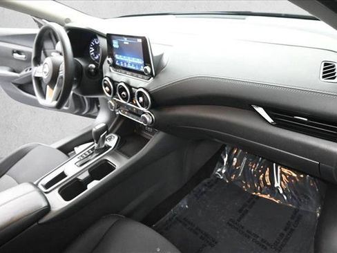 Used 2024 Nissan Sentra SV FWD image 27