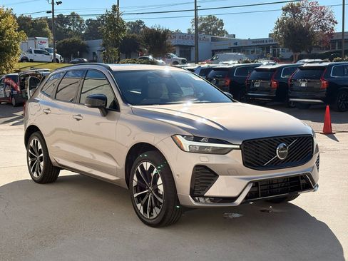 Used 2026 Volvo XC60 B5 Plus w/ Protection Package Premier AWD/4WD image 7