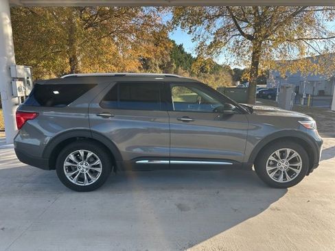 Certified 2023 Ford Explorer Limited w/ Equipment Group 301A image 2
