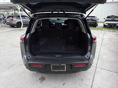 Used 2025 Nissan Pathfinder S image 31