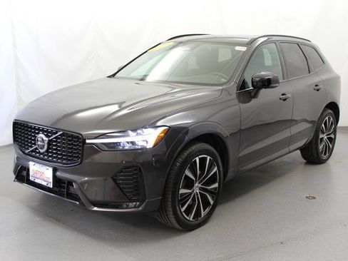 Used 2023 Volvo XC60 B5 Plus w/ Protection Package Premier AWD/4WD image 4