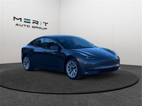 Used 2022 Tesla Model 3 Long Range image 1