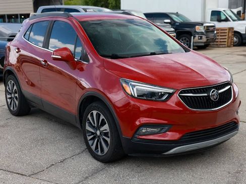 Used 2019 Buick Encore Essence FWD image 2