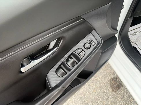 Used 2023 Nissan Sentra SV FWD image 12