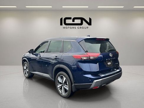 Used 2025 Nissan Rogue SL image 3