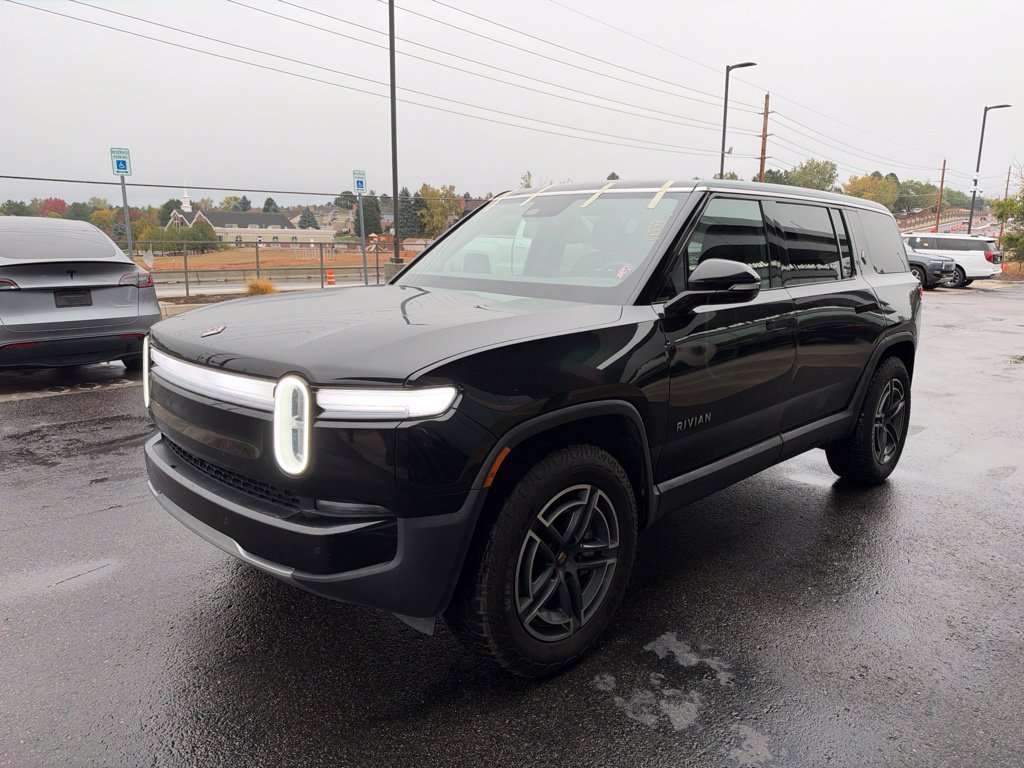 Used 2025 Rivian R1S Adventure Dual AWD/4WD image 2