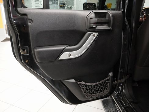 Used 2014 Jeep Wrangler Unlimited Sahara w/ Dual Top Group image 22