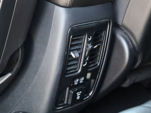 Used 2020 Jeep Grand Cherokee Limited AWD/4WD image 20