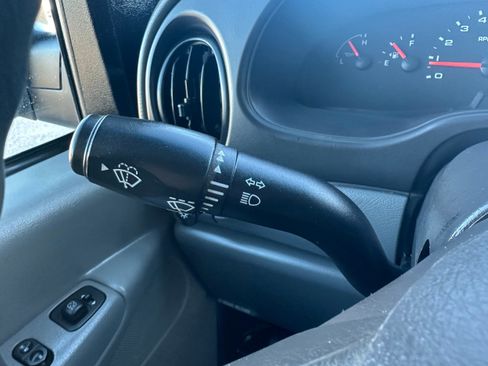 Used 2006 Ford E-150 and Econoline 150 Cargo image 18