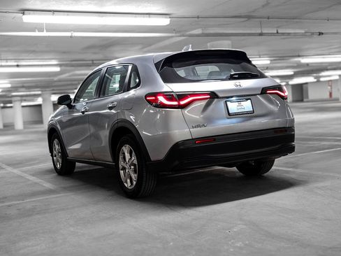 Certified 2025 Honda HR-V LX image 5