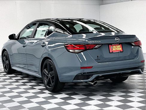 New 2025 Nissan Sentra SR w/ SR Premium Package FWD image 4