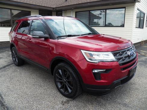 Used 2018 Ford Explorer XLT w/ Equipment Group 202A AWD/4WD image 1