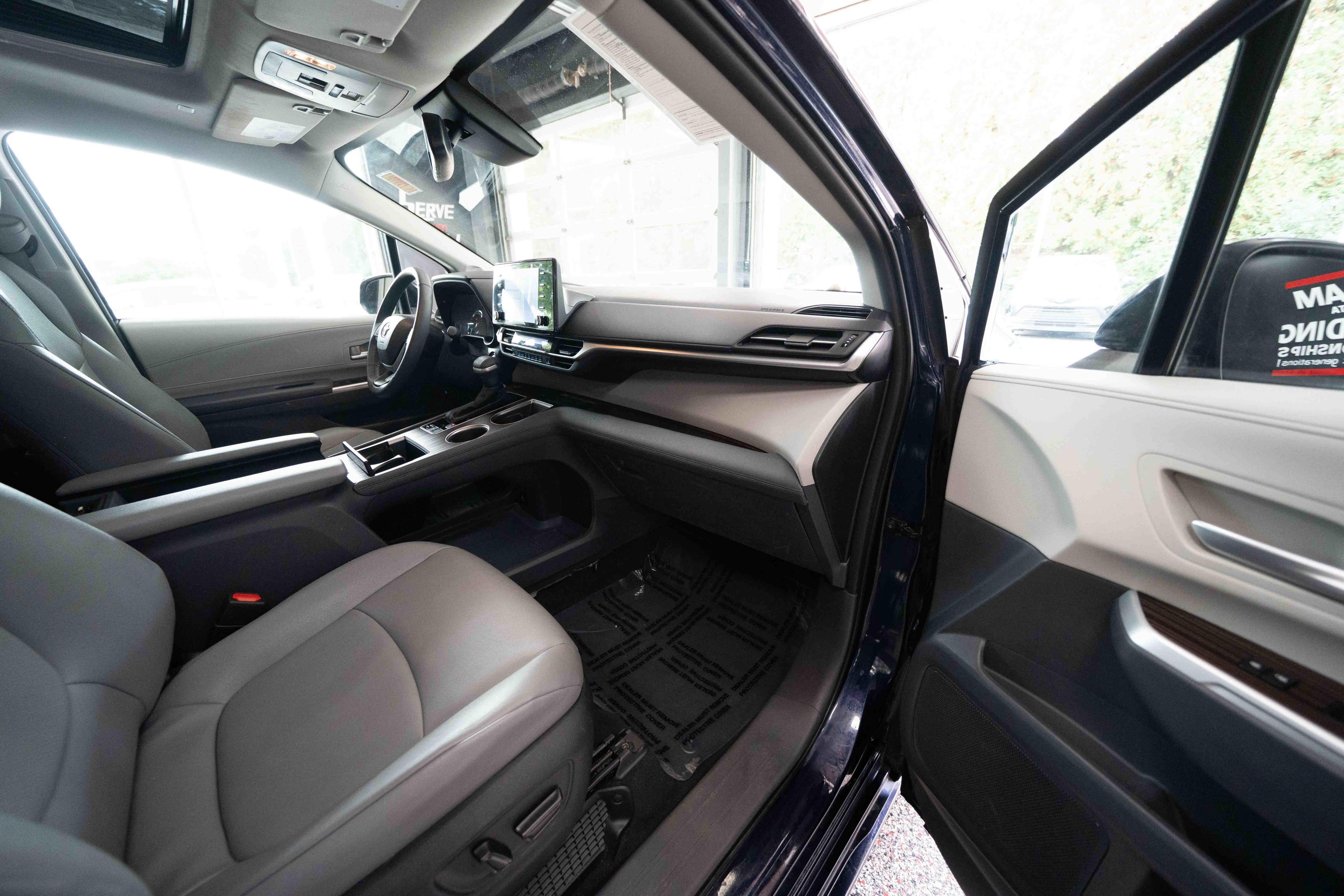 Certified 2023 Toyota Sienna XLE w/ XLE Plus Package AWD/4WD image 28
