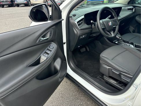 Certified 2024 Buick Encore GX Preferred FWD image 8