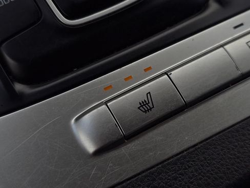 Used 2024 Kia Carnival LX FWD image 17