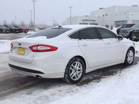 Used 2015 Ford Fusion SE w/ Equipment Group 202A image 5