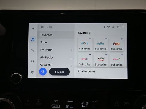 Used 2023 Toyota Highlander XLE image 14