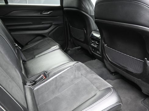 Used 2024 Jeep Grand Cherokee L Laredo image 25