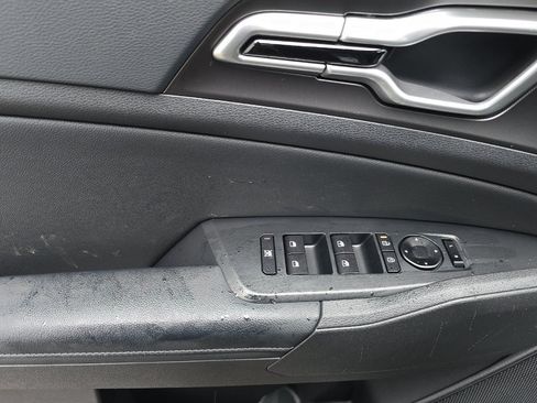 Certified 2026 Kia Sportage EX AWD/4WD image 9