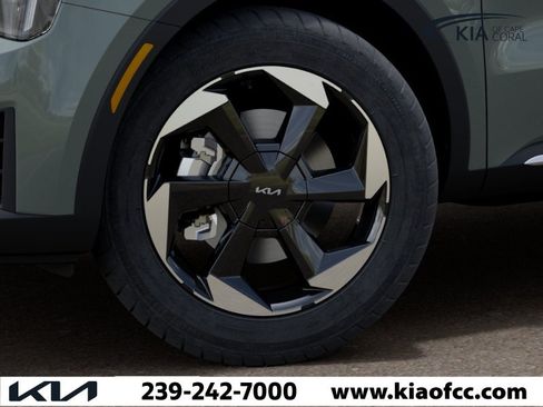 New 2026 Kia Sorento EX FWD image 9