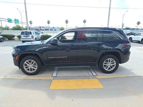 Used 2024 Jeep Grand Cherokee Laredo X w/ Luxury Tech Group I AWD/4WD image 7