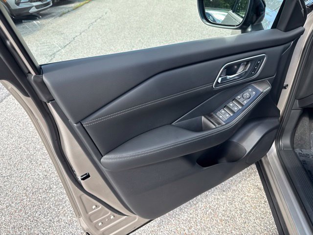 New 2026 Nissan Rogue Platinum AWD/4WD image 46