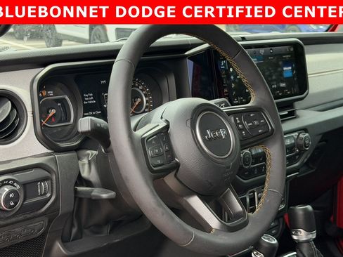 Used 2024 Jeep Gladiator Sport AWD/4WD image 12