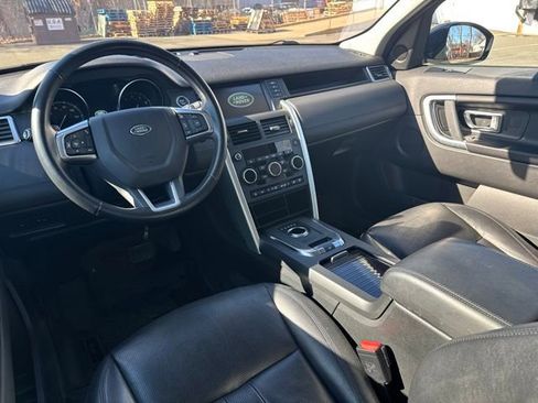Used 2019 Land Rover Discovery Sport SE image 13