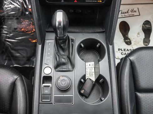 Used 2018 Volkswagen Atlas SE image 24