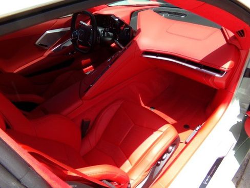 Used 2024 Chevrolet Corvette Stingray Premium Cpe w/ Z51 Performance Package RWD image 29