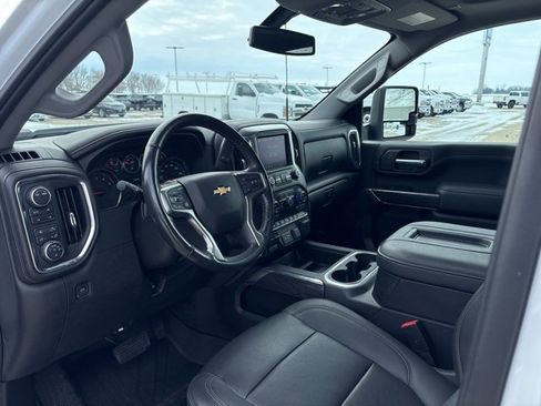 Used 2021 Chevrolet Silverado 3500 LTZ w/ LTZ Convenience Package image 15