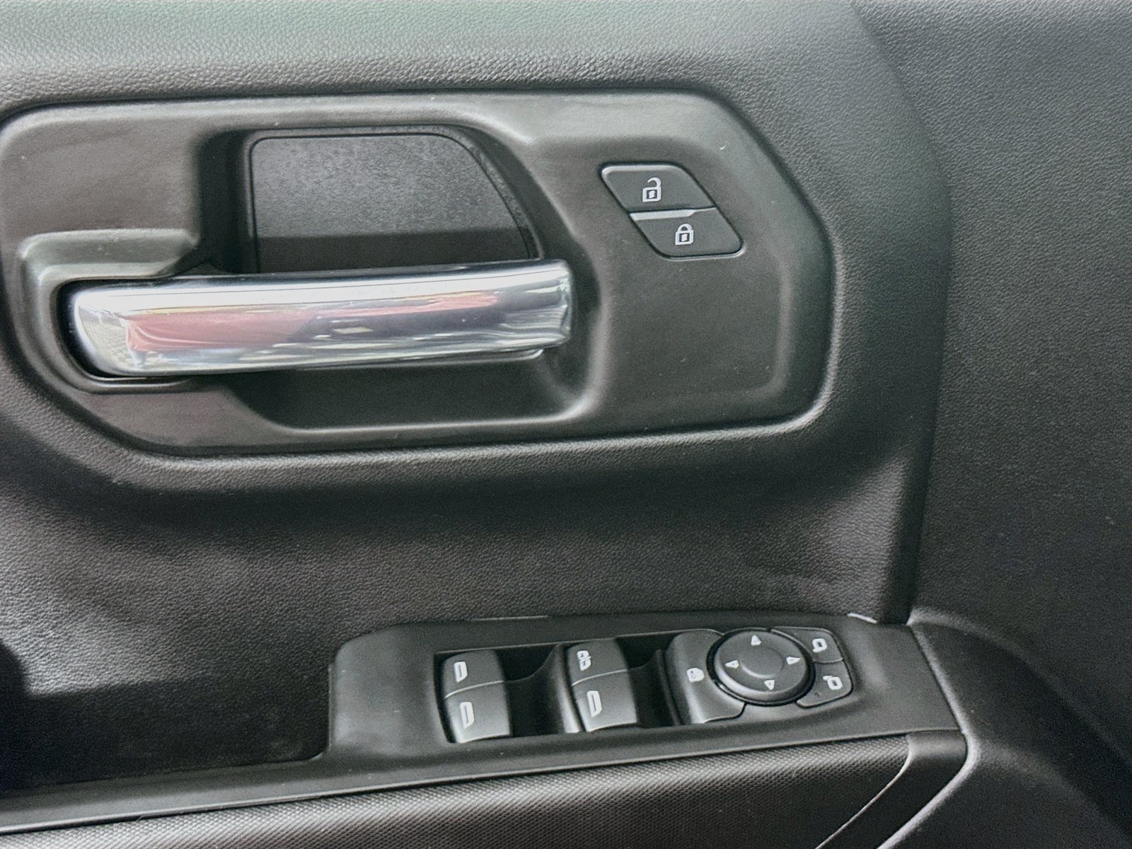 Used 2024 Chevrolet Silverado 1500 Custom w/ Turbomax Blackout Package AWD/4WD image 19