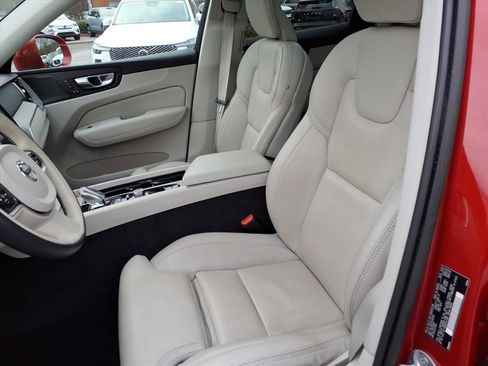 Certified 2023 Volvo XC60 B5 Ultimate image 19